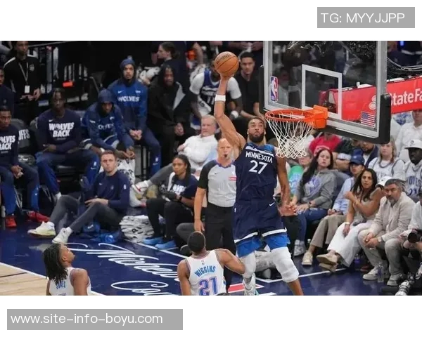 华子称赞戈贝尔为防守核心他的存在让球队在比赛中更有胜算