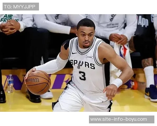 凯尔登半场表现出色6投4中贡献11分5篮板1助攻正负值高达16