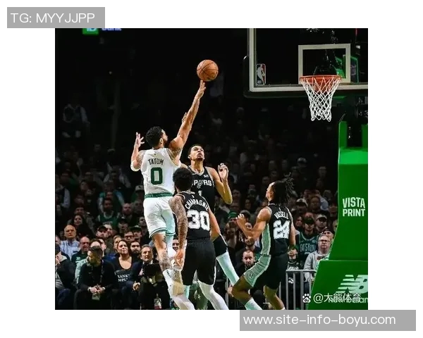 杰伦布朗表现稳定但未能带领球队获胜18投9中斩获25分6篮板4助攻