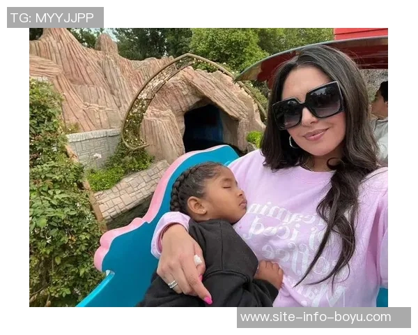 三女儿九岁生日快乐瓦妮莎在INS表达满满爱意与祝福